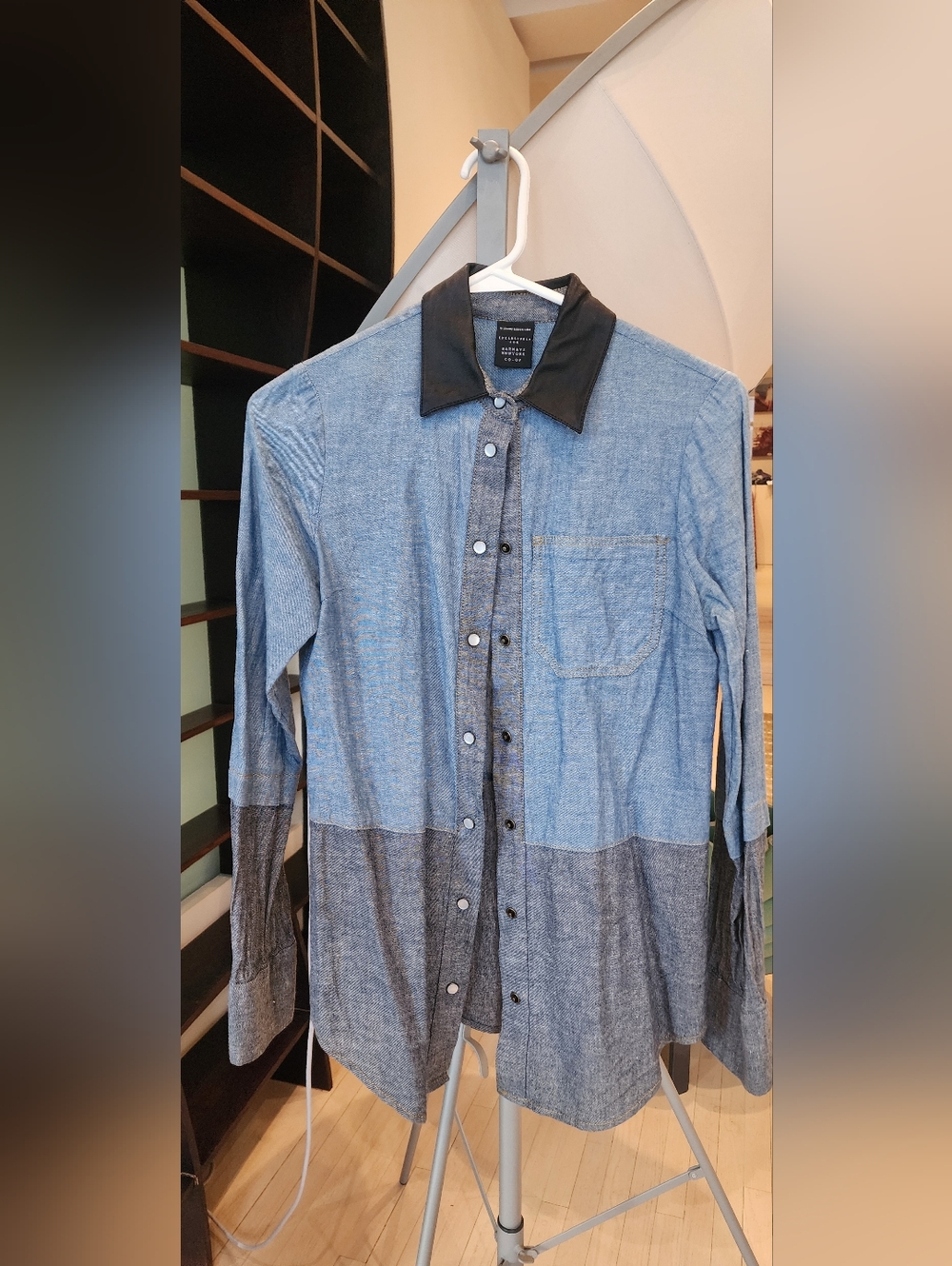 10 Crosby Derek Lam Button-Down Shirt with Black Leather Collar Size 0